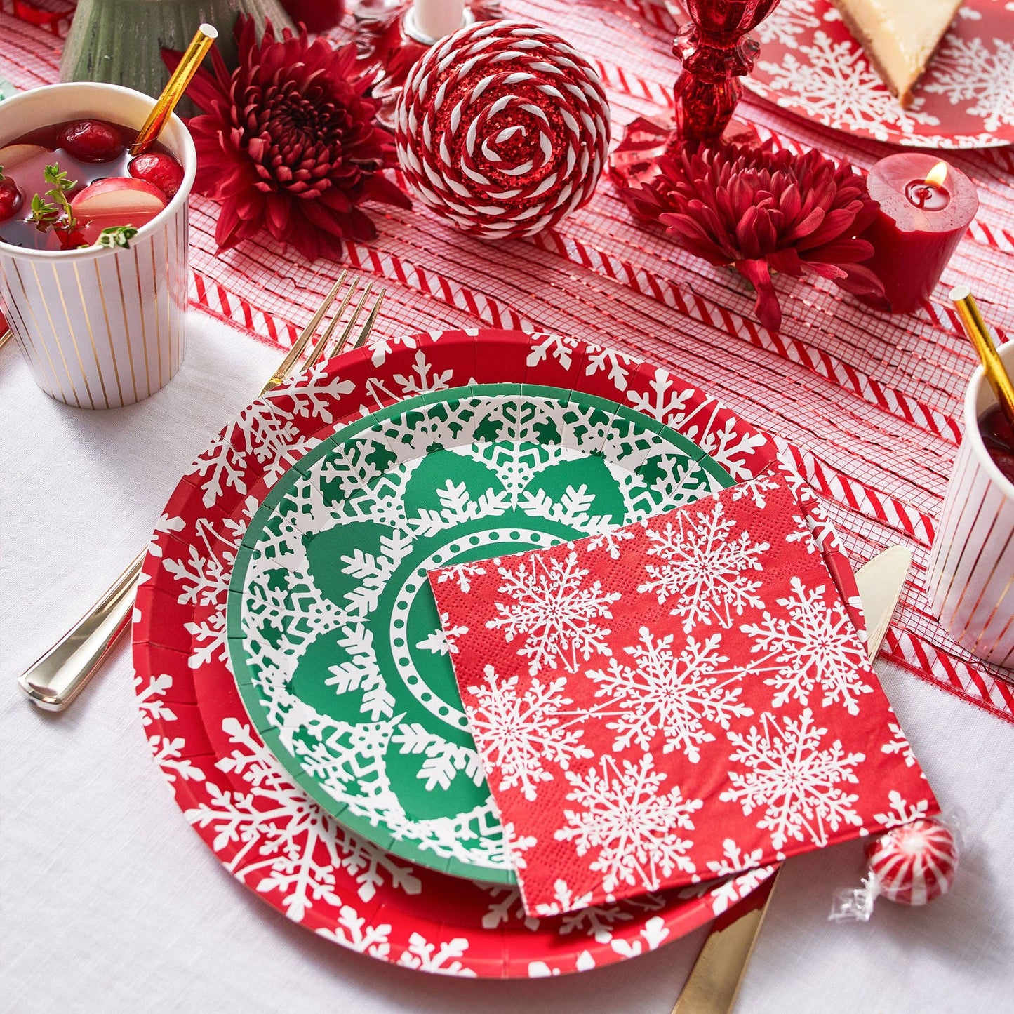 Jolly Snowflake Napkins (25 Per Pack)